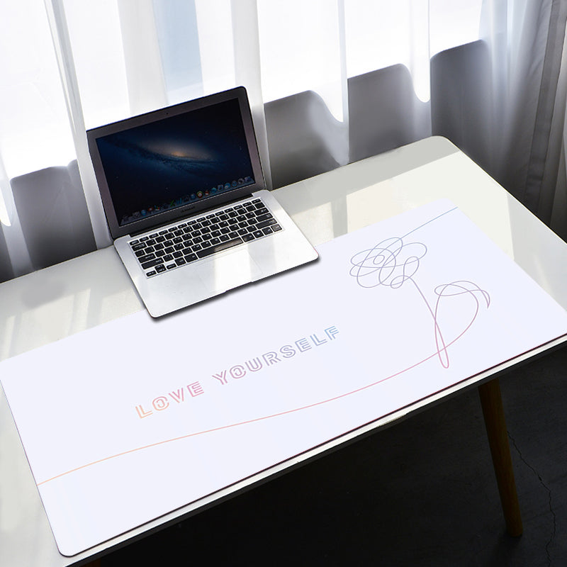 VigorHaus extended desk mat in printed Design 1 (variant photo)
